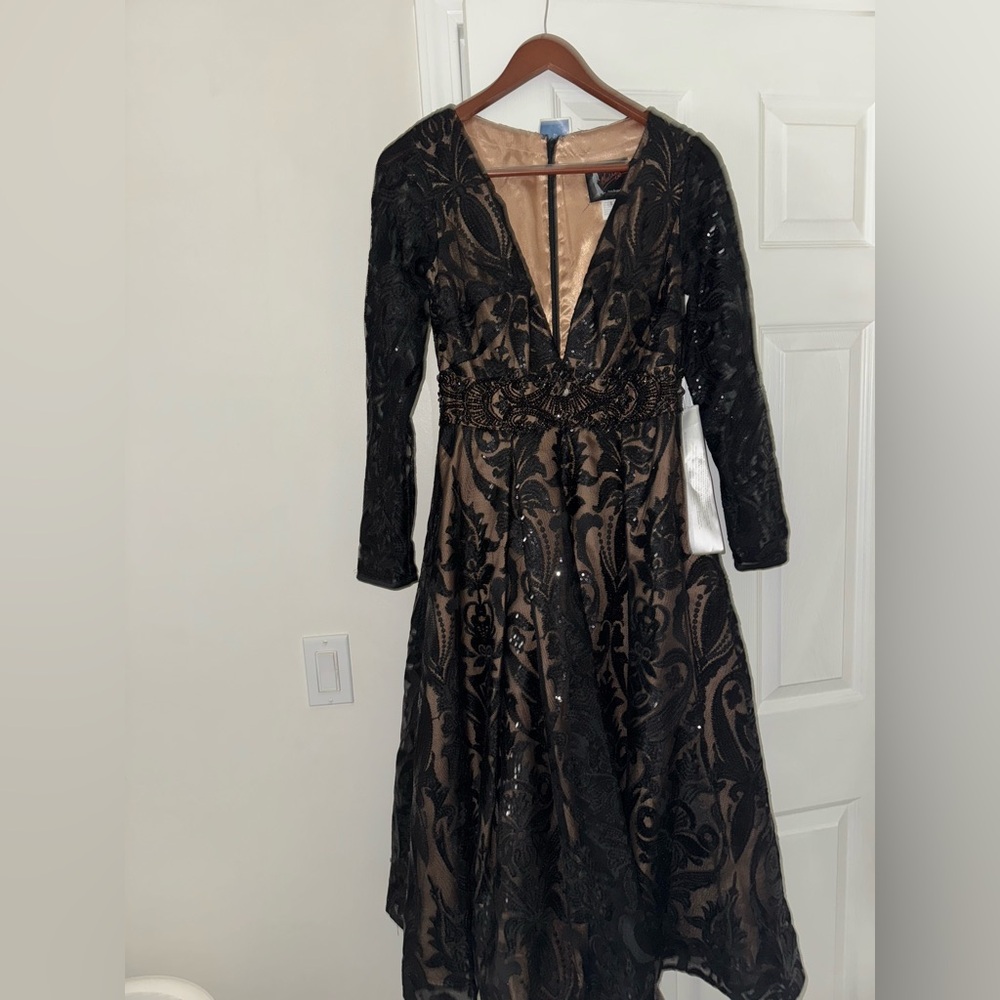 Mac Duggal formal sequined Dress - Picture 3 of 6